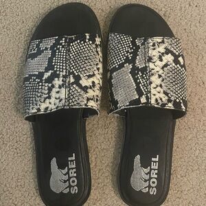 Women’s Sorel sandals size 7.5